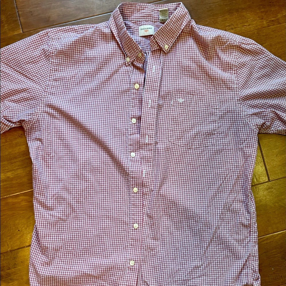 DOCKERS red and pink short sleeve button down (Large)